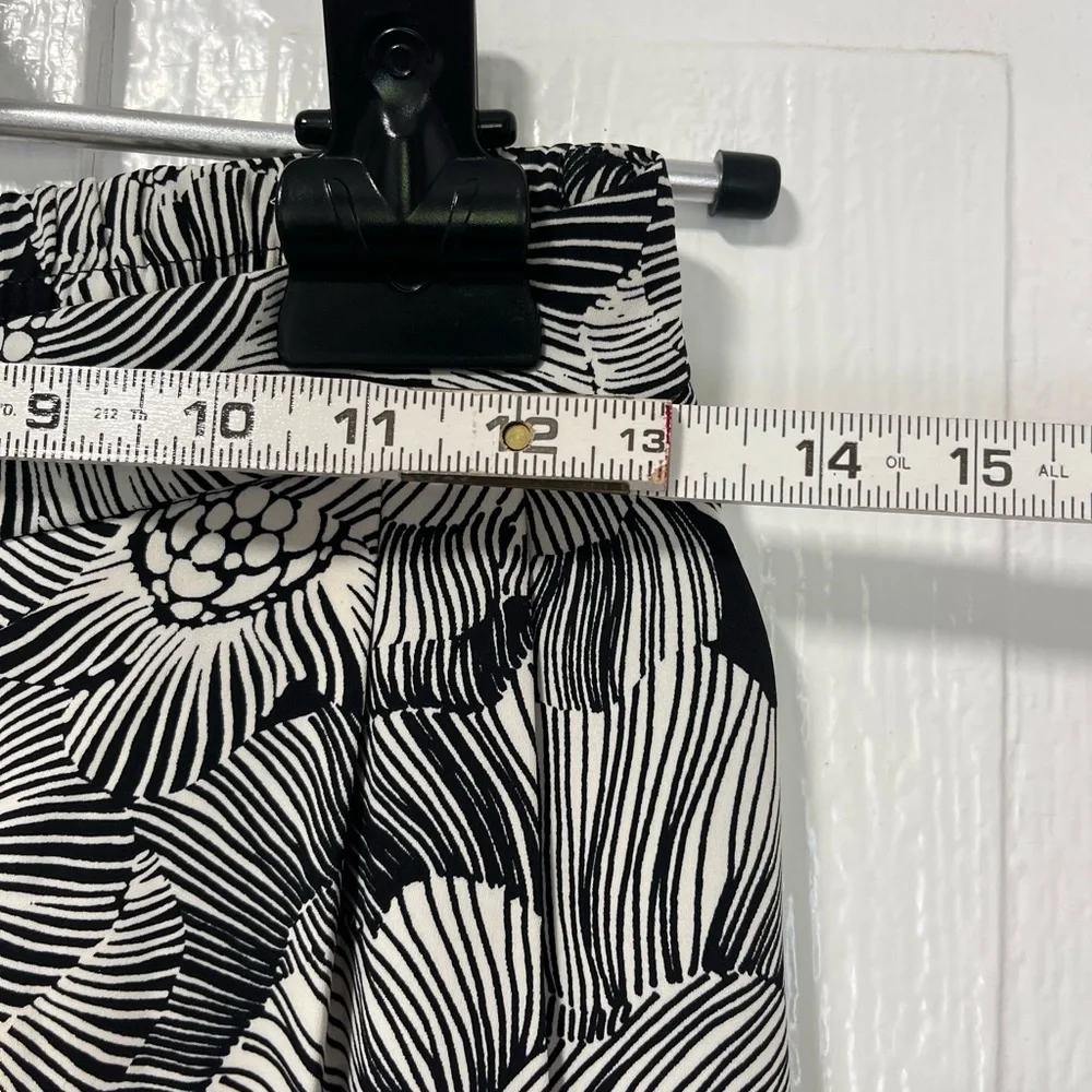 Express Stylist Super High Waisted Pleated Wide Leg Pant Floral Pant size 6 - Picture 8 of 11